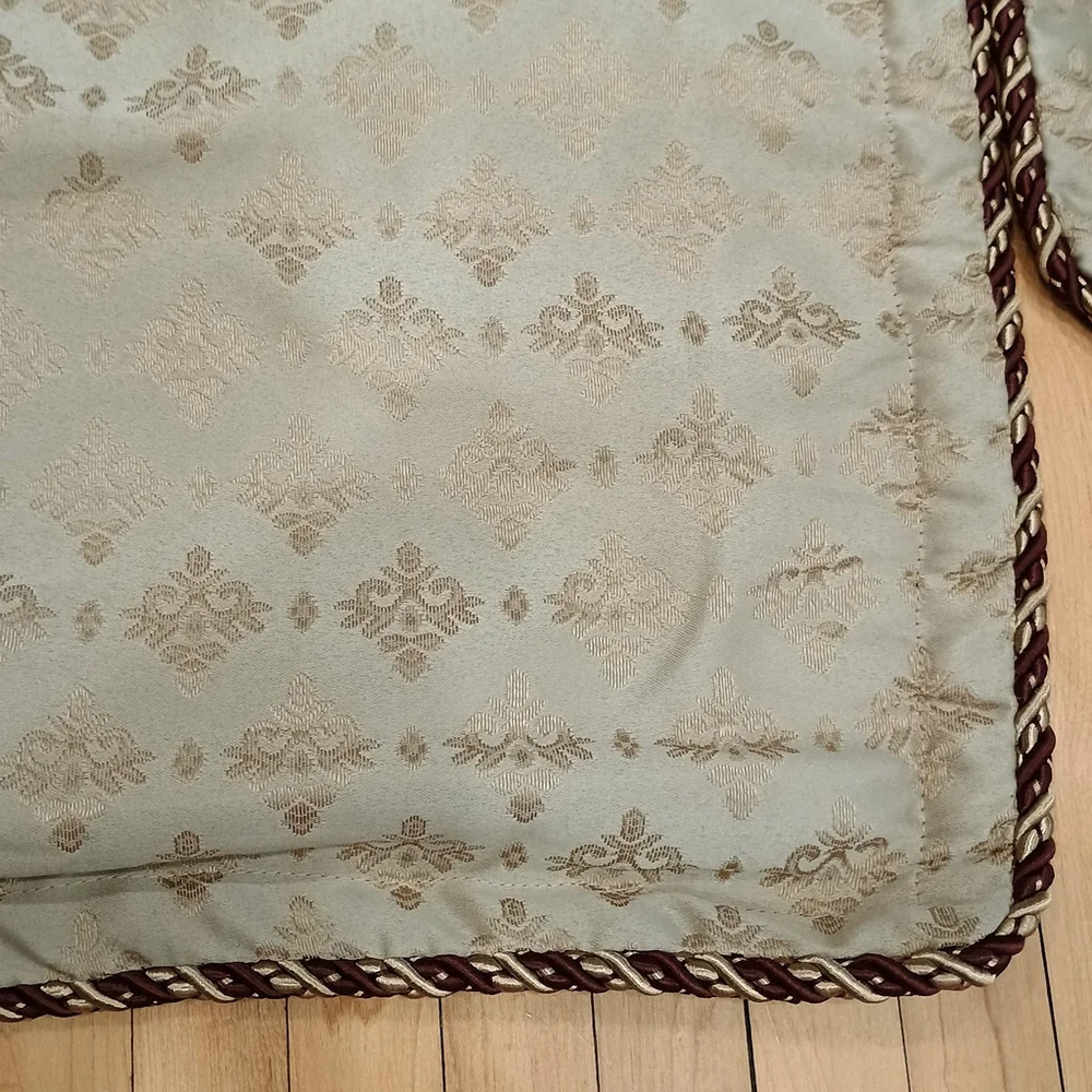 2 Croft & Barrow Euro Shams 26x26 Plum Gold Jacquard Reversible Rope Trim